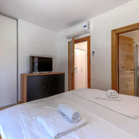 Villa Rial 1 By Interhome Fažana
