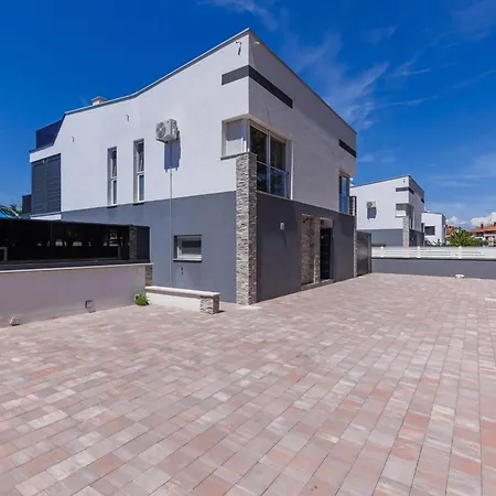 Vila Rial 1 By Interhome