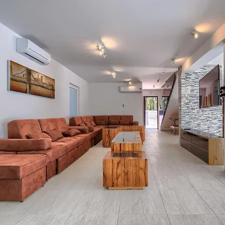 Rial 1 By Interhome Villa